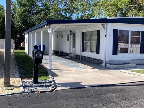 3212 W Tiki Dr, Holiday, FL 34691