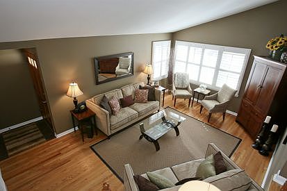 4th image of 582 Coolidge Ave