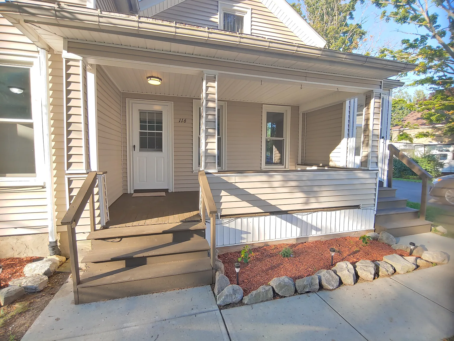 2 bed, 1000 sqft, $1,550 — Photo 1