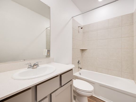 4th image of 2926 S Griffin Ln