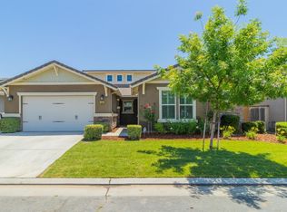 1693 N Broadbent Ln, Clovis, CA