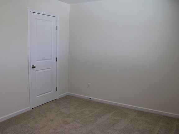 4th image of 118 Lake Terrace Dr