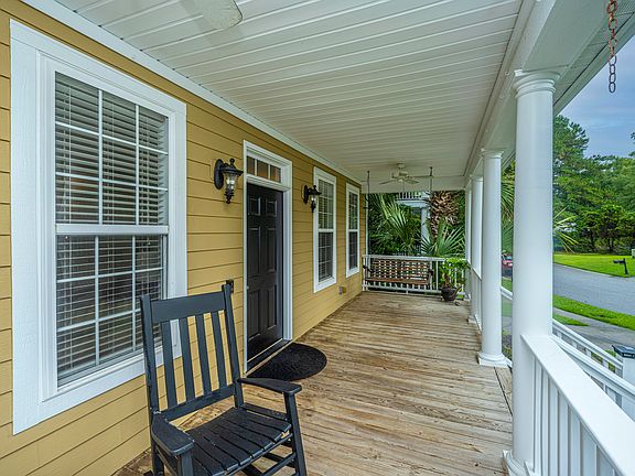 2nd image of 678 Fair Spring Dr