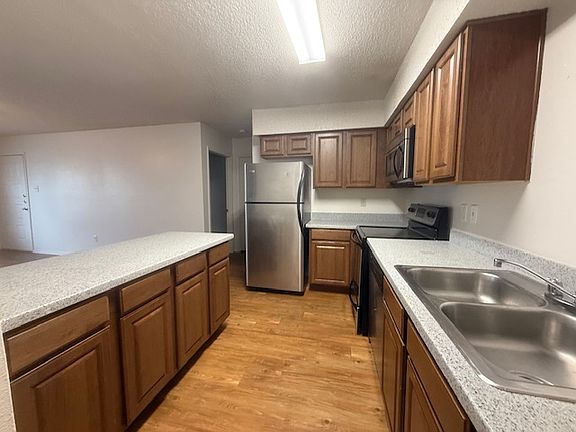3rd image of 205 Craddock Ave #F8