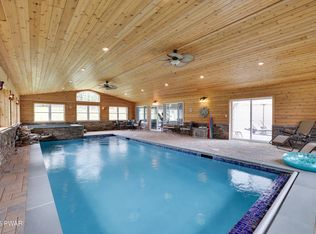 17 Cricket Hill Rd, Hawley, PA 18428