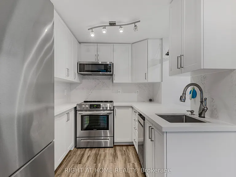 281 Mutual St #1102 — Photo 5
