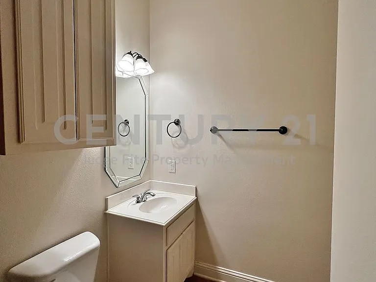5808 La Vista Dr — Photo 10
