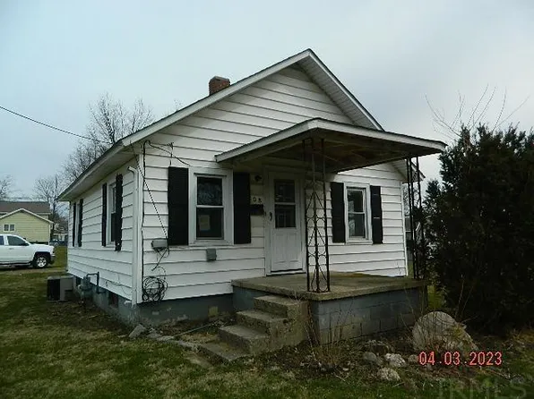 208 W Jackson St, Bourbon, IN 46504