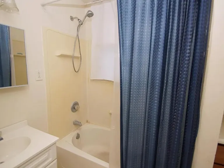 914 W 15th St #914 — Photo 1