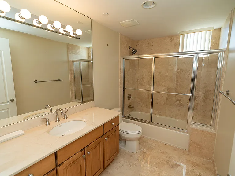 9 NE 20th Ave #501 — Photo 18