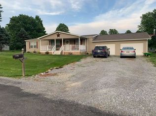 2219 Winding Rd, Grayville, IL 62844