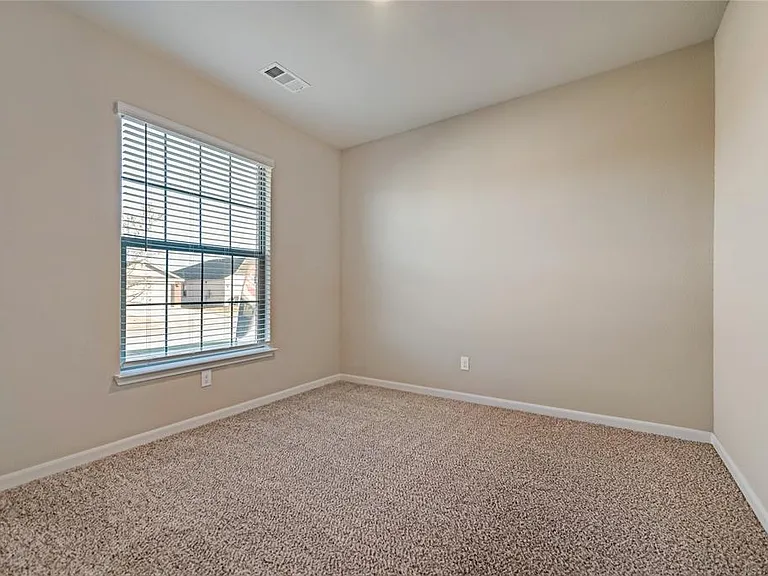 204 Lake Rdg — Photo 7