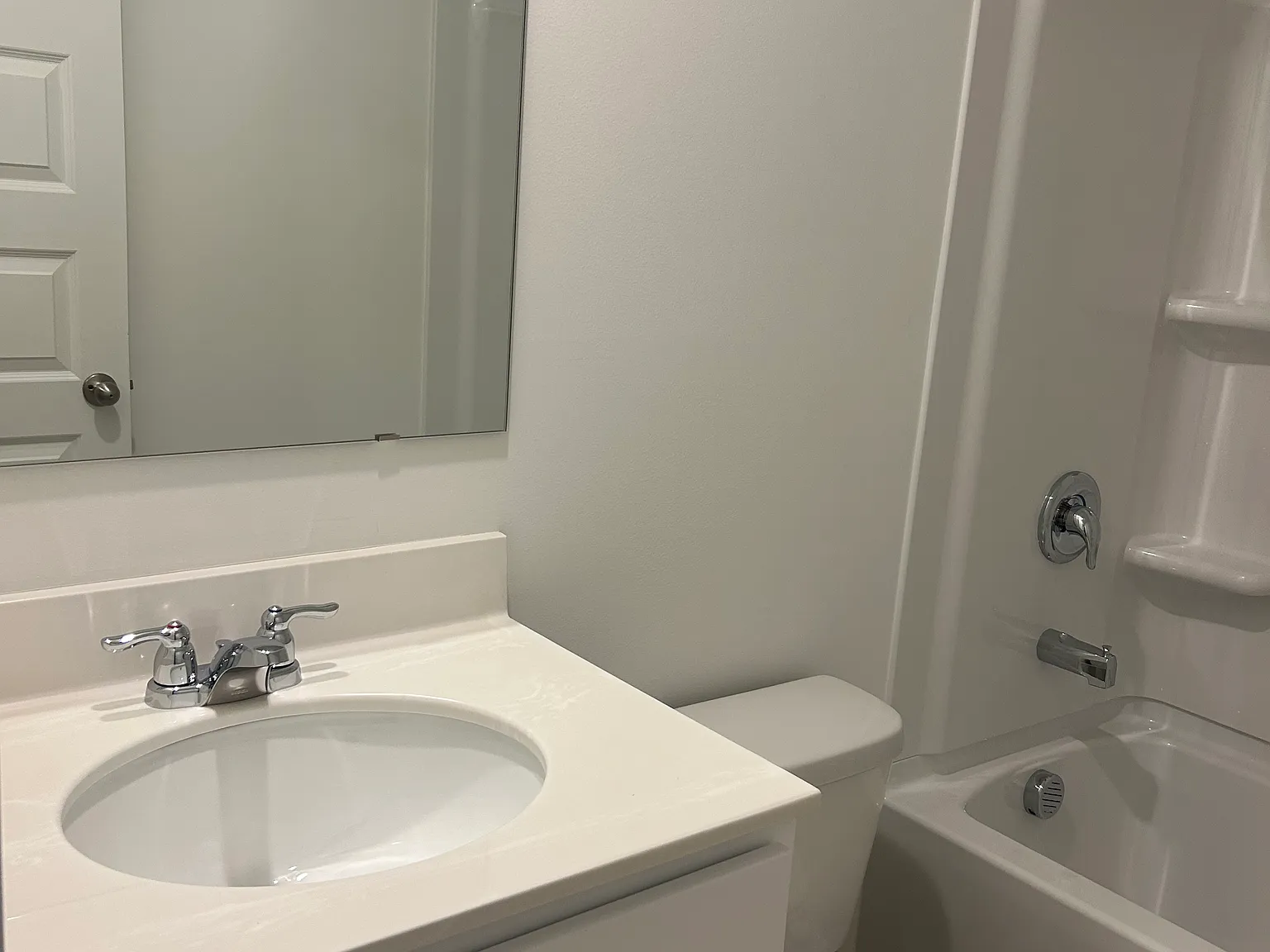 1 bed, 1.5 bath, 1663 sqft, $1,050 — Photo 3