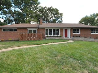 13 Fairwinds Ct, Saint Louis, MO 63132