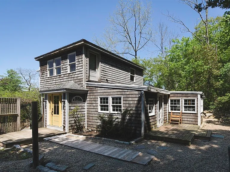 127R Leonard St — Photo 3