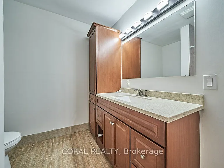 213 Cabot St — Photo 15