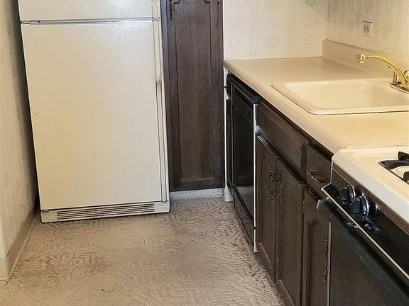 5th image of 1800 7th St APT 8E