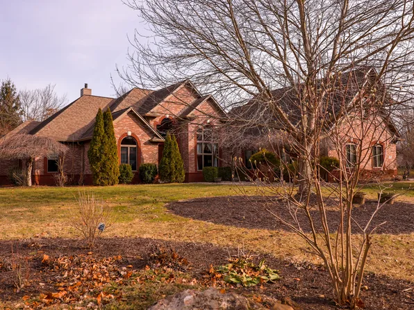 1929 Willow Bend Ct, Avon, IN 46123