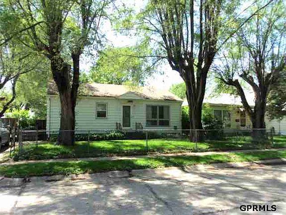 2nd image of 901 Hopkins Dr