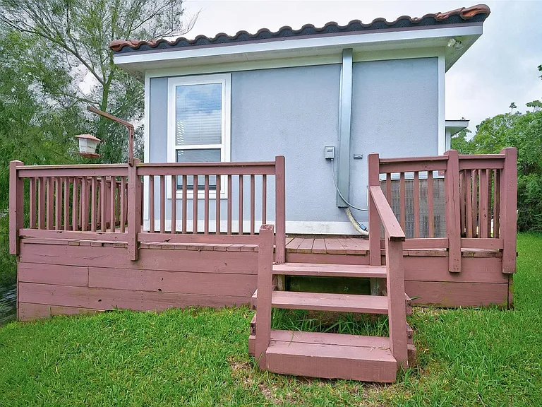 2734 Avenue D — Photo 16