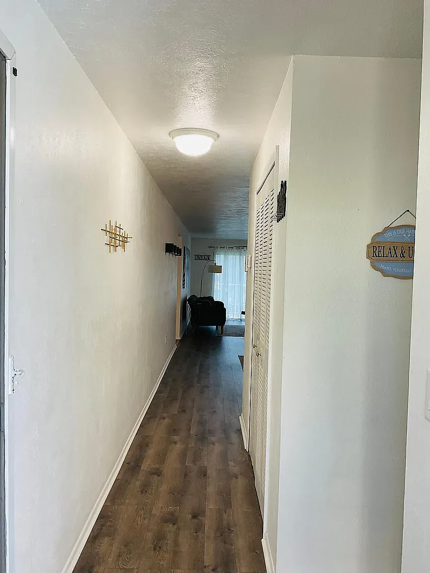 1 bed, 913 sqft, $1,325 — Photo 2