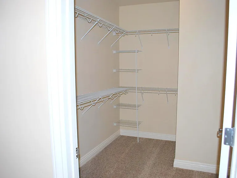 1310 Creekside Dr — Photo 36
