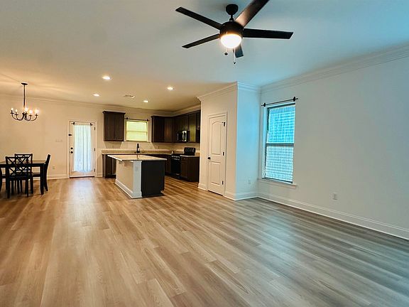 4th image of 184 Marie Claire Dr