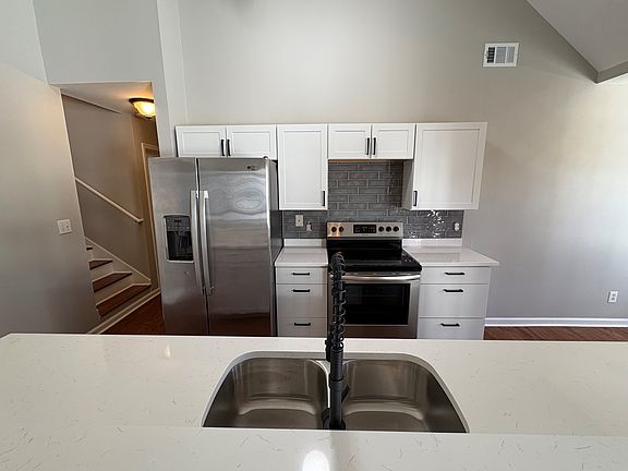 2nd image of 612 Bridlewood Ln