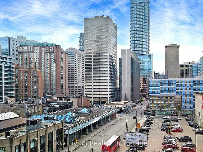 633 Bay St #814 — Photo 42