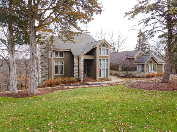 17 Sunrise Trl, Galena, IL 61036