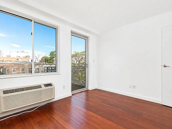 5th image of 286 Stanhope St #2