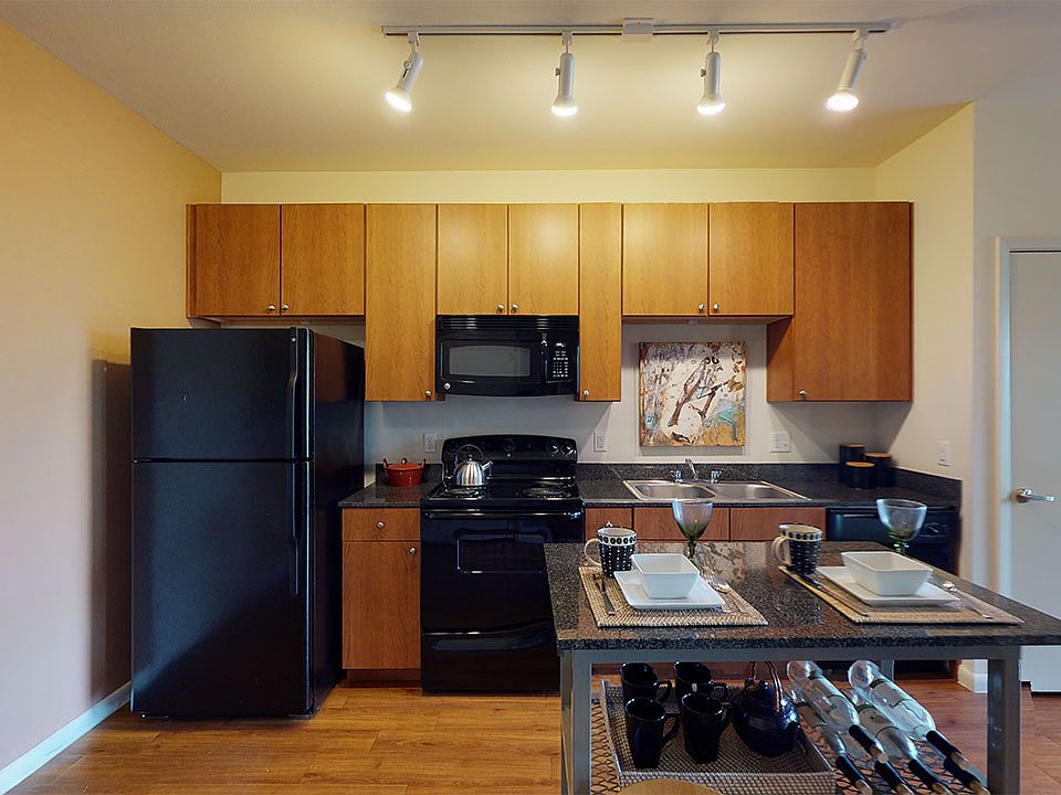 1st image of 3210 Esperanza Xing #3-6333