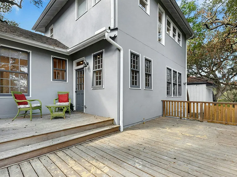 1206 W 22nd 1/2 St — Photo 26