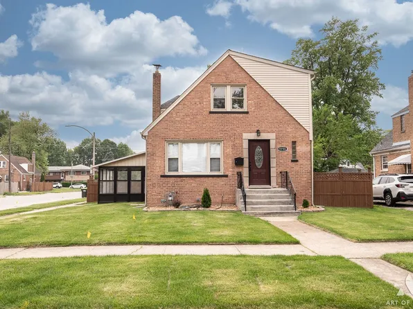 9156 S Sawyer Ave, Evergreen Park, IL 60805