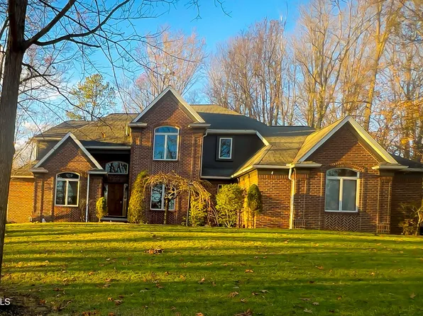 120 Stratford Ct, Hollidaysburg, PA 16648