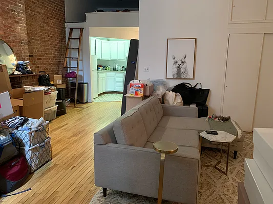 Rented by Joe Gotham LTD | media 18