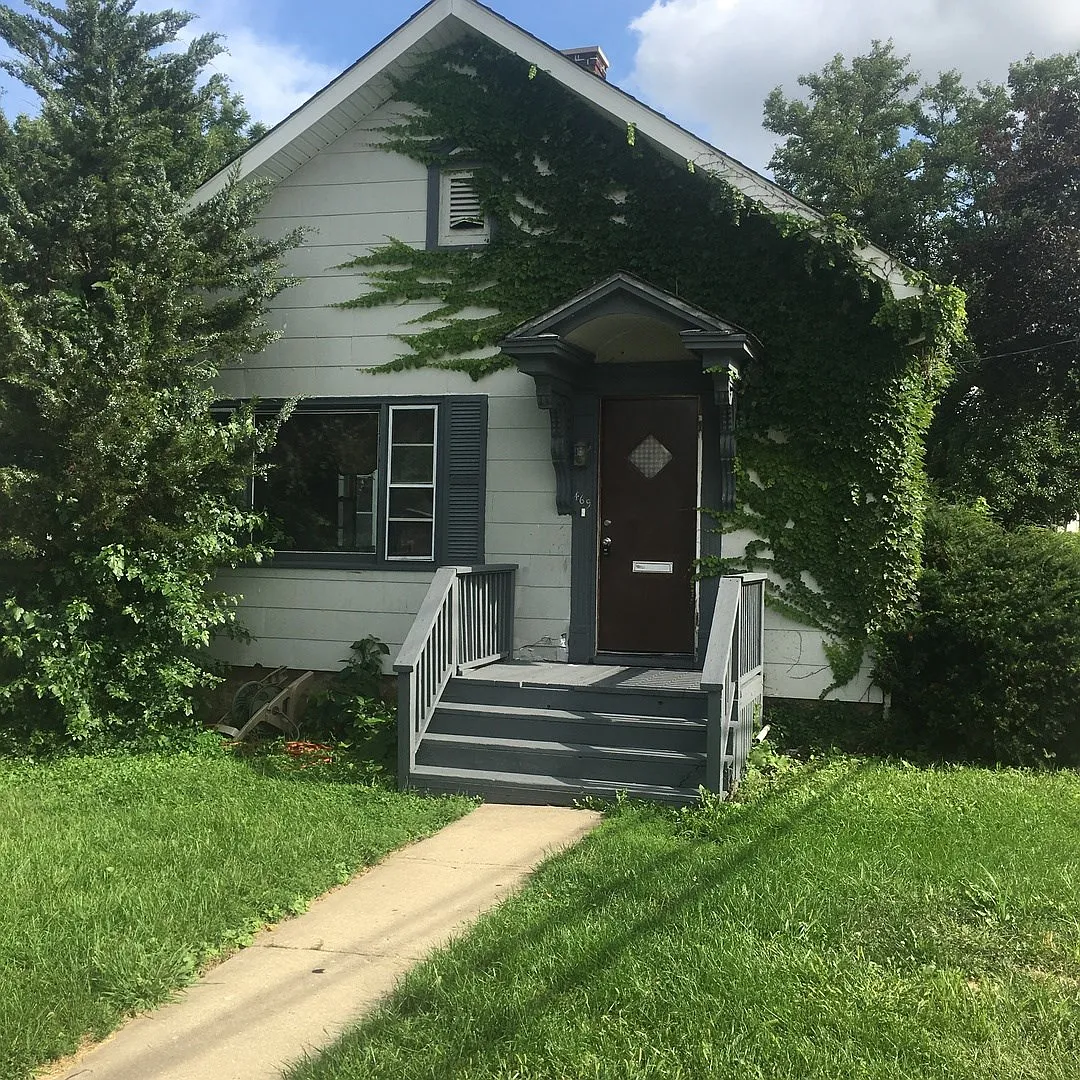 469 South St photo 1