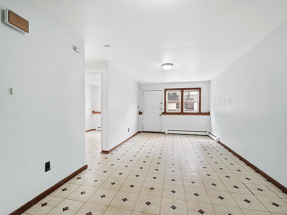 5th image of 89 Ferry St