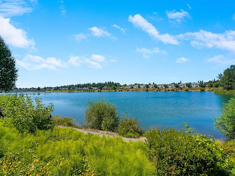 Lakepoint at Inland Shores — Photo 16