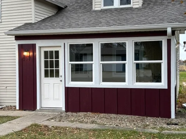 204 W 1st St, White, SD 57276