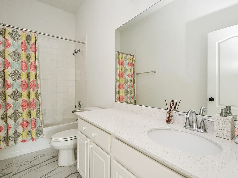 8215 Longear Ln — Photo 5