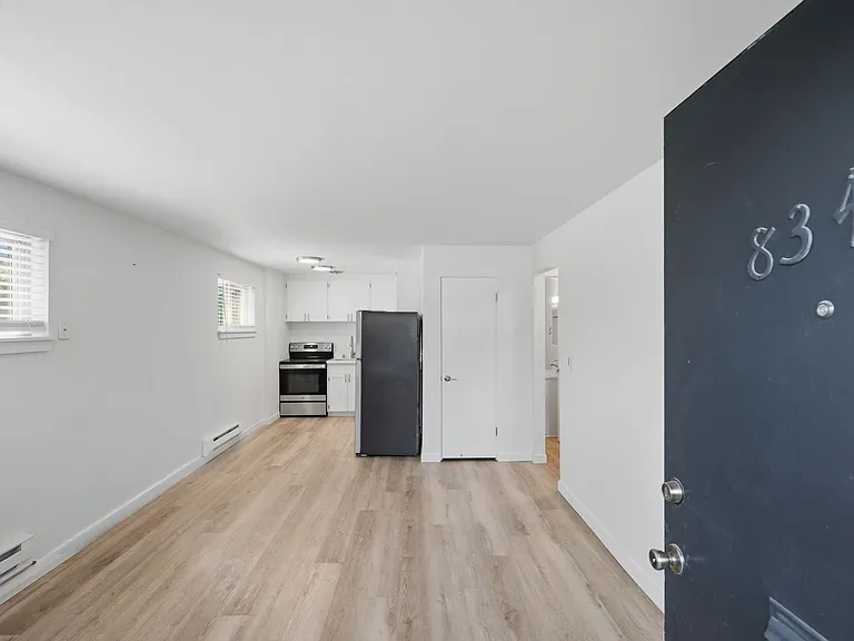 Loyal Heights Apartments — Photo 17
