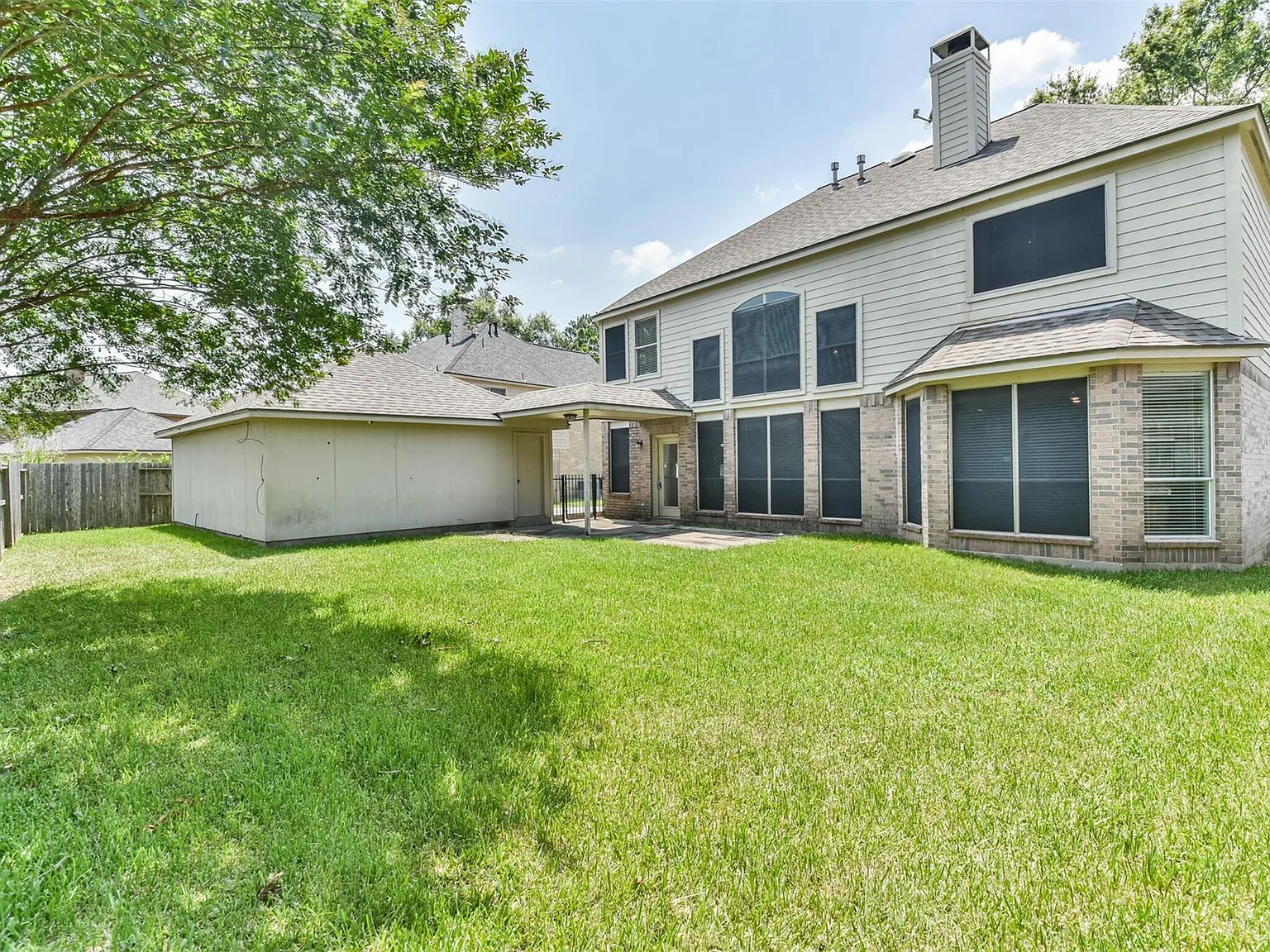4 bed, 2.5 bath, 3238 sqft, $2,895 — Photo 2