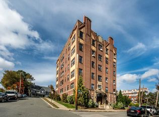 2 Elmwood Ave #U13, Winchester, MA 01890