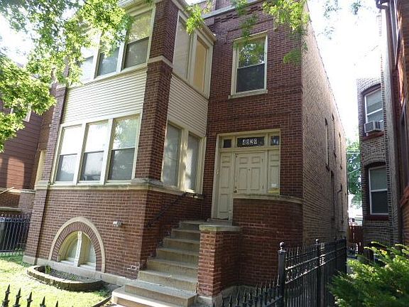 3rd image of 4829 W Montrose Ave