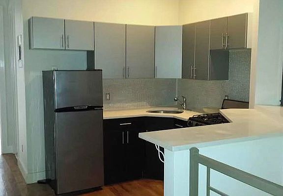 3rd image of 683A Quincy St #1L