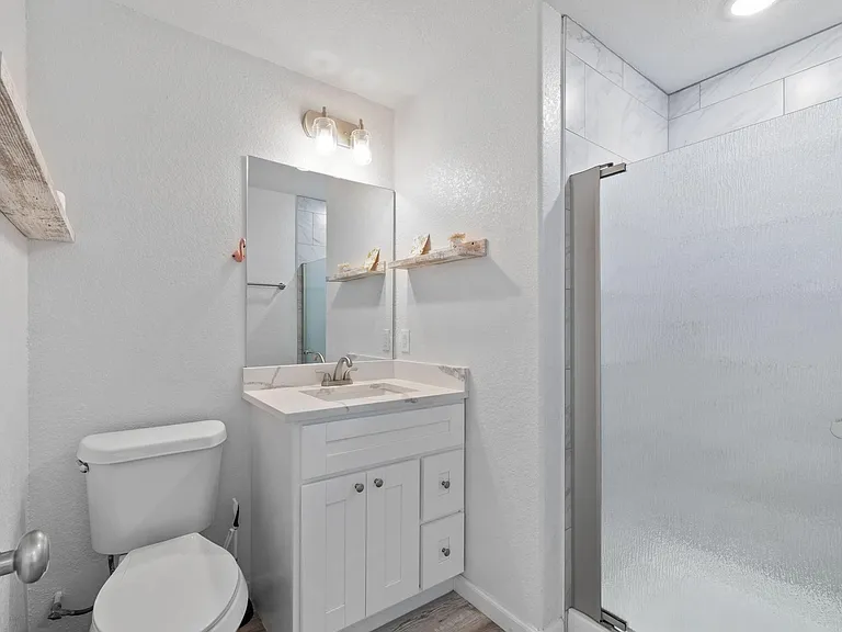 139 W Palm St — Photo 14