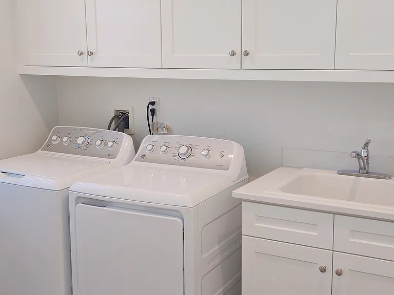 2933 E Sunstone St — Photo 22
