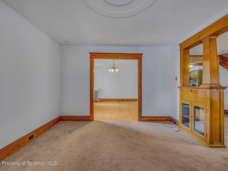 1425 Church Ave — Photo 7