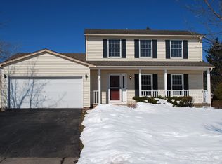 8 Sungrove Ln, Rochester, NY 14624